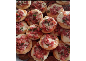 Mini pizza R$100,00 (2)